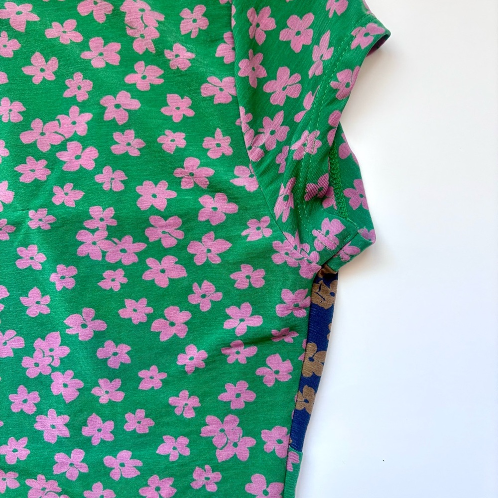Lisa Says Gah for UO Angie Floral Colorblock Tee, Green Pink and Blue, Size XS - Picture 13 of 15